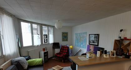 Appartement dans jolie maisonnette