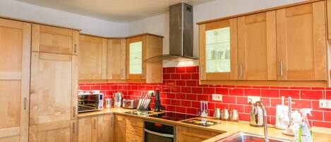 Cottage | Cuisine privée | Réfrigérateur, lave-vaisselle, bouilloire électrique, grille-pain