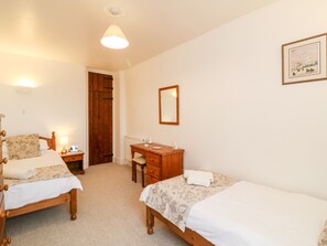 Cottage | 3 bedrooms, individually decorated, individually furnished, free WiFi - Littleham Court Cottage (Bideford)