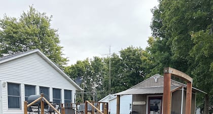 Cozy little house in town with country view on backdeck.