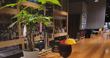 Masters rental - Historic federal in the heart of Edgefield county