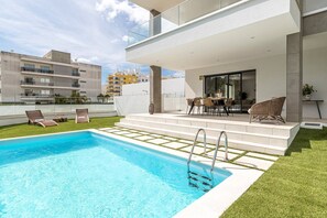 Pool - Casa Maragem - New 3 bedroom apartment with garden and private pool (Portimão)