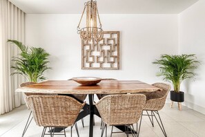 Dining - Casa Maragem - New 3 bedroom apartment with garden and private pool (Portimão)