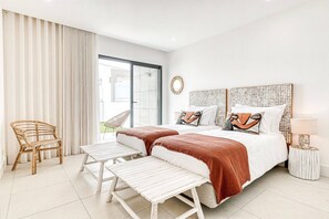 3 bedrooms, iron/ironing board, internet, bed sheets