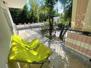 Terrace/patio - Holiday apartment air-conditioned with balcony (Jadranovo)