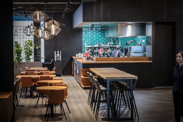 Lunch, dinner served; barbecue, garden views