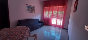 Apartment, 2 Queen-Betten | Wohnzimmer