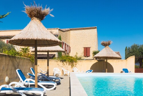 3 very beautiful farmhouse upto 16 people with private pool and views