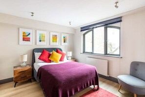 3 bedrooms, desk, iron/ironing board, Internet - Classy Notting Hill Nest (London)