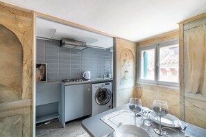 Basic Apartment | Private kitchen | Fridge, microwave, stovetop, coffee/tea maker - Attico San Marco Top Floor Art 70 mq (Venice)