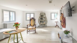 Basic Apartment | Living area | TV - Attico San Marco Top Floor Art 70 mq (Venice)