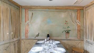 Appartamento Basic | Cucina privata | Frigorifero, microonde, piano cottura, macchina per tè/caffè