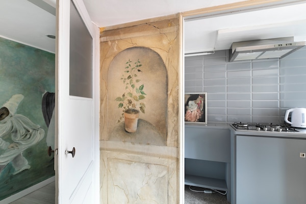 Refrigerador, microondas, placa de cocina, cafetera/tetera