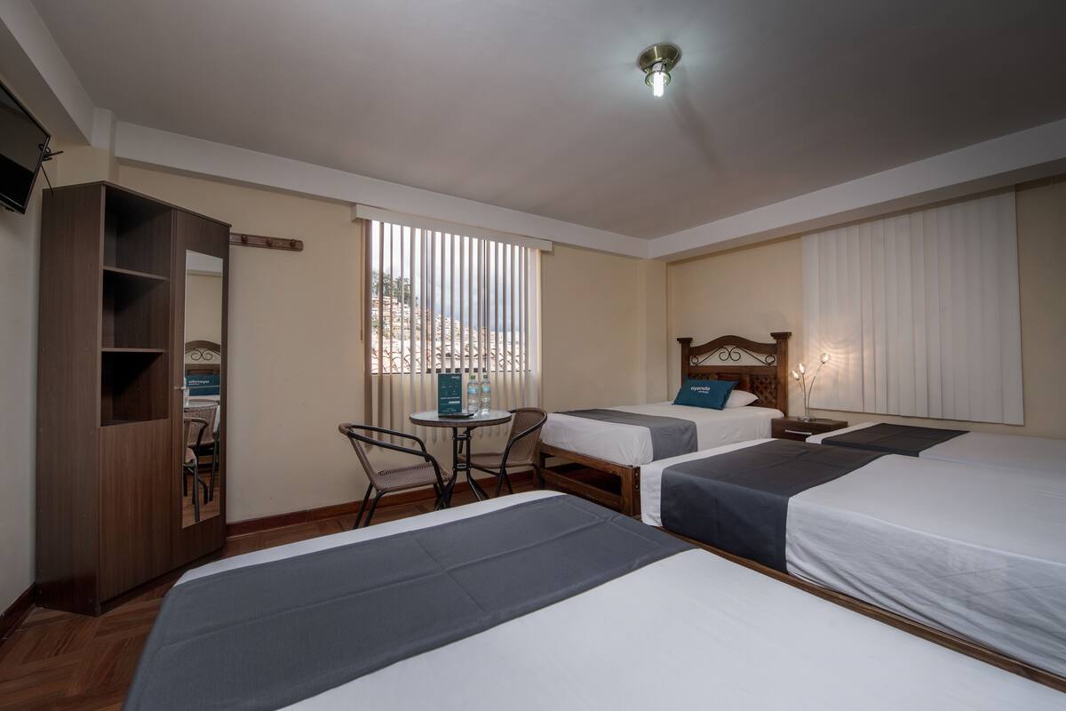 Hypo-allergenic bedding, free WiFi, bed sheets