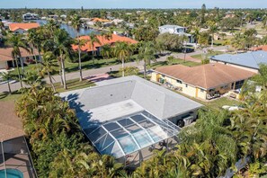 Exterior - Unplug & Unwind, Pet-friendly & Spacious Pool -Villa Piper's Paradise - Roelens Vacations (Cape Coral)