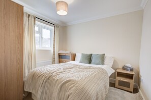 6 chambres, fer et planche à repasser, Wi-Fi gratuit, draps fournis