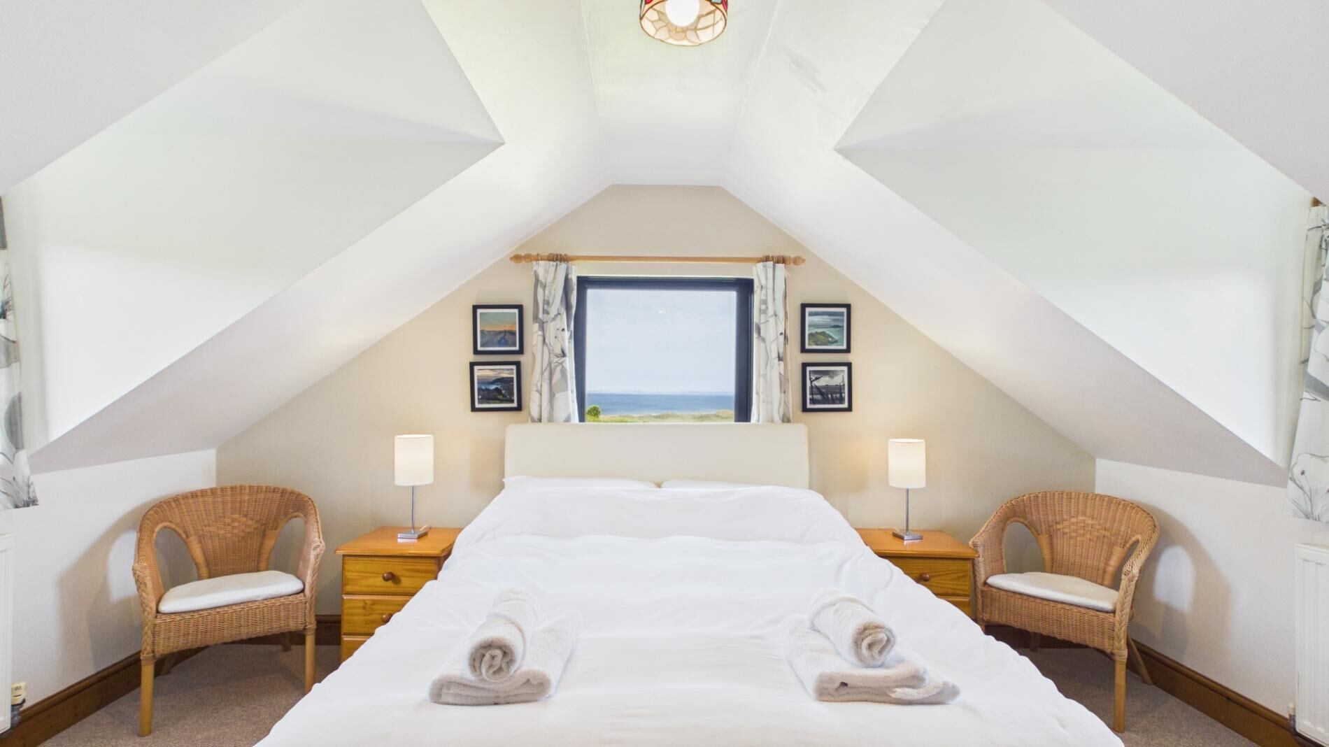 6 chambres, fer et planche à repasser, Wi-Fi, draps fournis