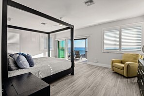 5 Schlafzimmer, Schreibtisch, Bügeleisen/Bügelbrett, Reisekinderbett