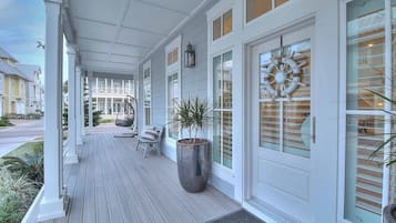 House (4 Bedrooms) | Front of property