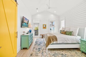 House (4 Bedrooms) | Exterior