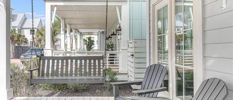 House (4 Bedrooms) | Front of property