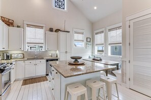 House (4 Bedrooms) | Interior - Beach Music 126 FI (Port Aransas)