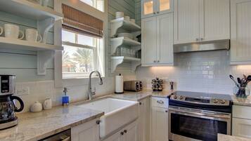 Villa (4 Bedrooms) | Exterior