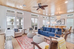 Talo (5 Bedrooms) | Sisätilat