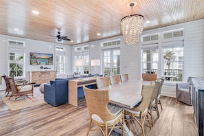 House (5 Bedrooms) | Interior