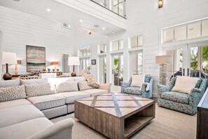 House (6 Bedrooms) | Front of property - Golden Daze 239 SE (Port Aransas)