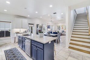 House (3 Bedrooms) | Interior - Grey Mist 123 ST (Port Aransas)