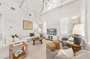 House (5 Bedrooms) | Exterior