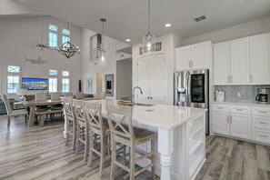 House (5 Bedrooms) | Interior