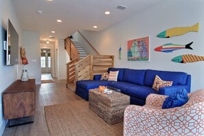 House (4 Bedrooms) | Exterior