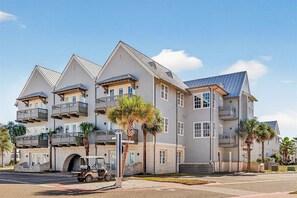 Apartment (1 Bedroom) | Exterior - Island Breeze TC 1104 (Port Aransas)