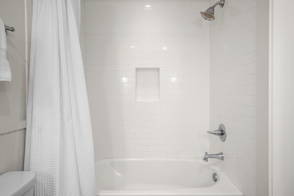 Apartment (3 Bedrooms) | Front of property