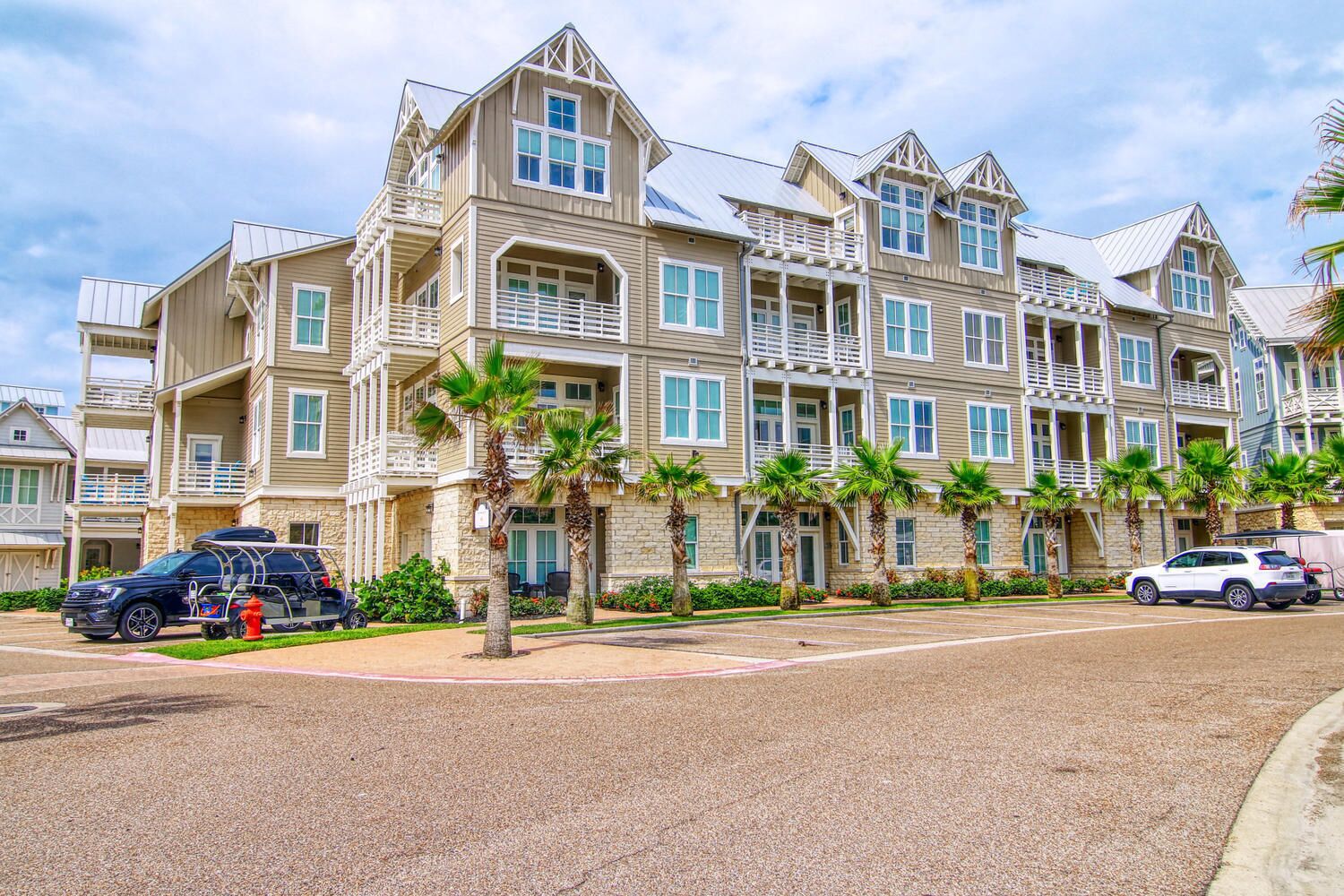 Apartment (3 Bedrooms) | Front of property
