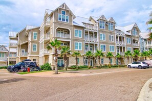 Apartment (3 Bedrooms) | Front of property - Almost Heaven TC 2201 (Port Aransas)