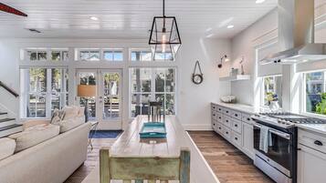 House (4 Bedrooms) | Interior