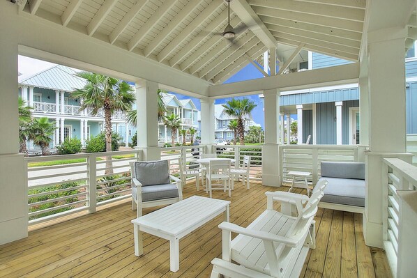 House (4 Bedrooms) | Front of property - Porcho Myarda 285 HI (Port Aransas)