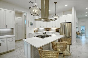 House (4 Bedrooms) | Exterior - Porcho Myarda 285 HI (Port Aransas)