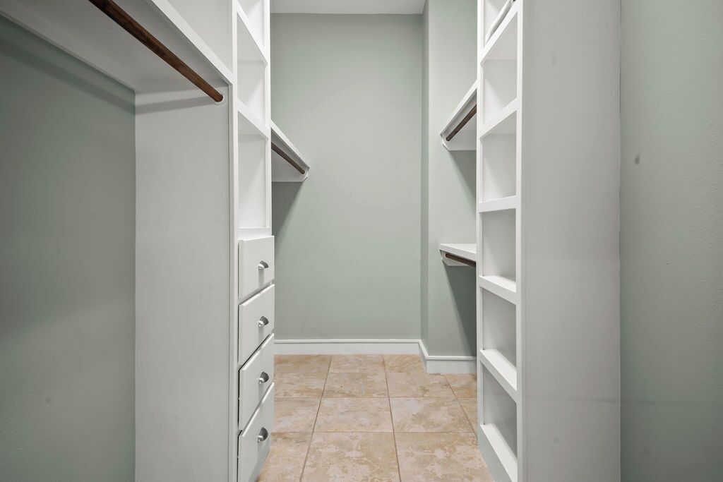 House (4 Bedrooms) | Front of property