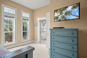 Interior - Lovey Dovey 145 BE (Port Aransas)
