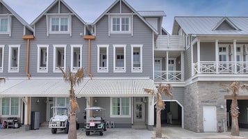 Villa (4 Bedrooms) | Interior