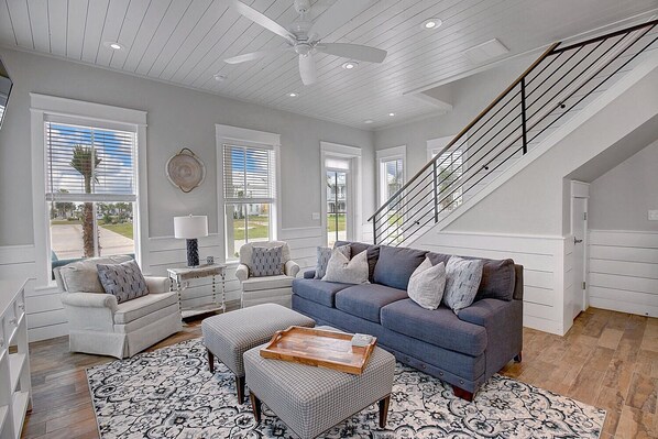 House (4 Bedrooms) | Exterior