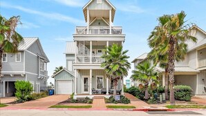 Unclassified image, 4 of 62, button - Lazy Days 255 HI (Port Aransas)