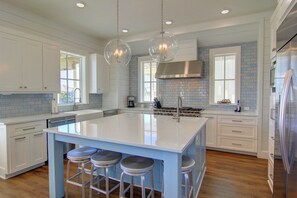 House (5 Bedrooms) | Exterior - Salt and Light 192 RO (Port Aransas)