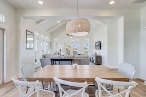 House (3 Bedrooms) | Exterior