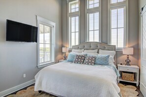 House (3 Bedrooms) | Exterior