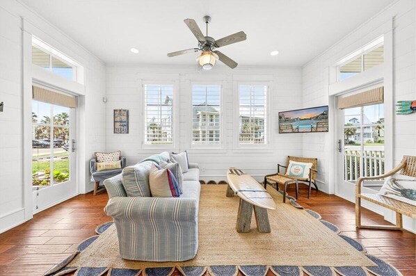 House (4 Bedrooms) | Front of property - Sea Ya' 204 GU (Port Aransas)
